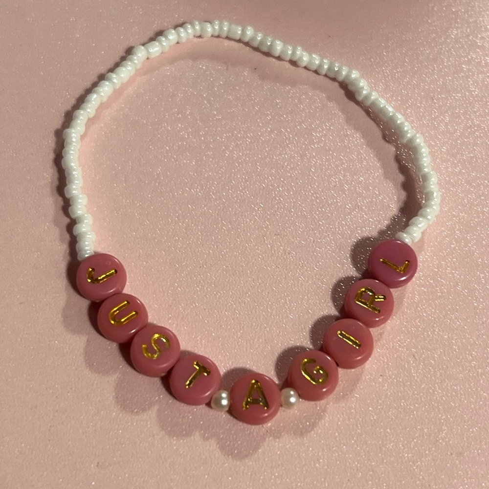 Pink and White Beaded Bracelet - Picture 2 of 3
